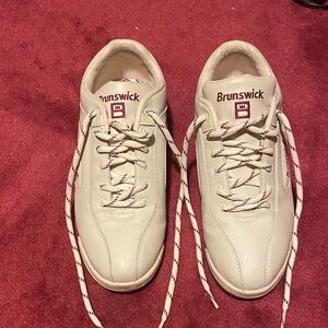 Women's Brunswick Bowling Shoes - Size 9